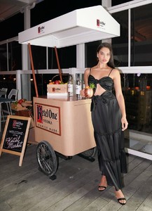 shanina-shaik-jonathan-simkhai-and-elyse-walker-capsule-launch-in-miami-3.thumb.jpg.b37a13b5b4b24cb3a77602280ea20aea.jpg