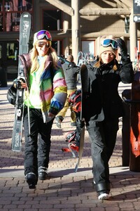 sofia-richie-and-paris-hilton-hit-the-slopes-in-aspen-12-29-2018-0.jpg