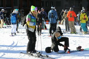 sofia-richie-and-paris-hilton-hit-the-slopes-in-aspen-12-29-2018-15.jpg