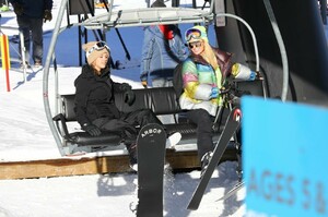 sofia-richie-and-paris-hilton-hit-the-slopes-in-aspen-12-29-2018-20.jpg