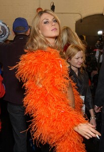 supermodel.pictures-vsfs2003-318.thumb.jpg.ce82c9b4457ca15e1b6eb2387cb96525.jpg