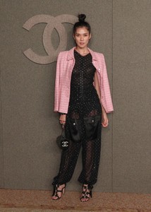 tao-okamoto-chanel-metiers-d-art-show-in-new-york-12-04-2018-0.jpg