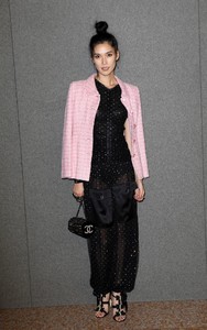 tao-okamoto-chanel-metiers-d-art-show-in-new-york-12-04-2018-5.jpg