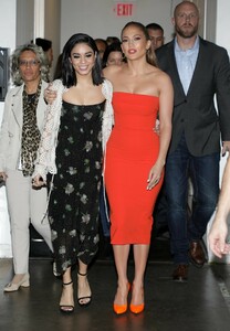 vanessa-hudgens-and-jennifer-lopez-arriving-at-univision-s-despierta-america-morning-show-in-miami-12-14-2018-0.jpg