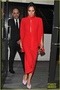 victoria-beckham-slays-in-red-dress-with-lilac-shoes-05.jpg