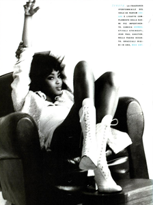 von_Unwerth_Vogue_Italia_June_1990_03.thumb.png.6bd0ab5a5623a621ed56492a74f59e95.png