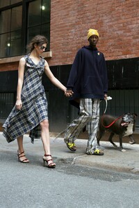 00002-monse-new-york-pre-fall-19-McKenna-Oumar-Zina.thumb.jpg.8435918eff5d006f45454317dc1ffc72.jpg