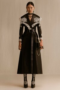 00003-alexander-mcqueen-london-resort-2019.thumb.jpg.e30e7f27cd20350c65db11492d09310b.jpg