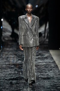 00003-azzaro-couture-et-ateliers-19.thumb.jpg.a2bc65cc3c011f5355b3e6b0b4d228c9.jpg