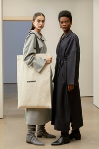 00004-jil-sander-milan-pre-fall-19.jpg