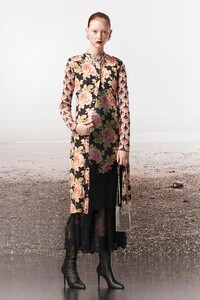 00005-Paco-Rabanne-Pre-Fall-19-credit-Theo-Sion.thumb.jpg.7fd5b598dd19dcc7d88d460d7bd2ac15.jpg