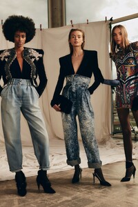 00005-balmain-paris-pre-fall-19.thumb.jpg.19574c2e2529d1a74f6da59188346d9a.jpg