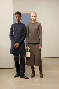 00006-jil-sander-milan-pre-fall-19.jpg