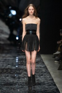 00009-azzaro-couture-et-ateliers-19.thumb.jpg.676afe2f3d660c0d59e83d928fb7365b.jpg