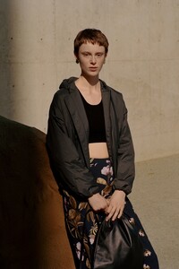 00009-vince-new-york-pre-fall-19.thumb.jpg.d0c110b0d8ac4890239d34a19aef9523.jpg