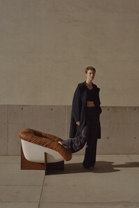 00011-vince-new-york-pre-fall-19.thumb.jpg.2b8cc95ab42672cfff936c140d5ba276.jpg