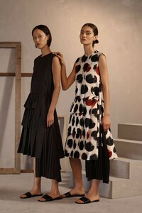 00012-Claudia-Li-Pre-Fall-2019.thumb.jpg.e16c471307a022839fecccfdcfc40a6d.jpg