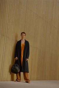 00012-vince-new-york-pre-fall-19.thumb.jpg.30090dc968c1443cee1e13175f95986b.jpg