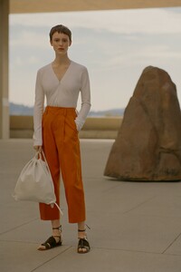 00013-vince-new-york-pre-fall-19.thumb.jpg.41c4ff98993482d74933df6d8ed245c1.jpg