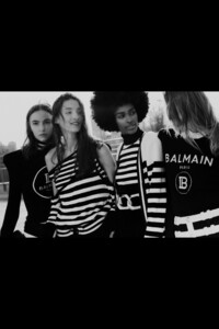 00016-balmain-paris-pre-fall-19.thumb.jpg.21d53a8309fd30c24c4bc58a6f02a7a4.jpg