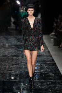 00018-azzaro-couture-et-ateliers-19.thumb.jpg.986a5fc4690ecbf0854e6c125c42eafa.jpg