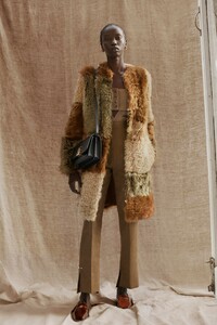 00018-burberry-london-pre-fall-19.thumb.jpg.1f176755ce3820434d5fe340fe17e672.jpg