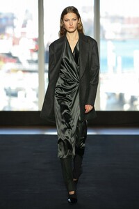 00018-narciso-rodriguez-new-york-fall-2019.thumb.jpg.1b2e3b85cd1410cbfc43f0af4e001551.jpg