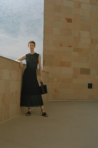 00018-vince-new-york-pre-fall-19.thumb.jpg.7edb7bba2a9888402f8fb9ef97db673e.jpg