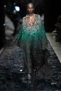 00019-azzaro-couture-et-ateliers-19.thumb.jpg.46e5ba1cff40083c3e86c08324c4eb63.jpg