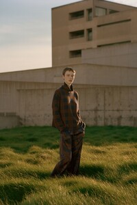 00020-vince-new-york-pre-fall-19.thumb.jpg.e0526deefc81cab224a199f6c3e9250d.jpg