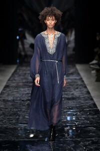 00022-azzaro-couture-et-ateliers-19.thumb.jpg.eec1f9029516ffcb551769ada9f66ea4.jpg