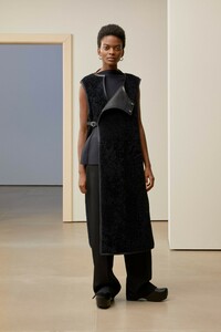 00024-jil-sander-milan-pre-fall-19.jpg