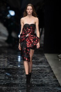 00026-azzaro-couture-et-ateliers-19.thumb.jpg.189b3a7745a42c02bfbe1efbe705b9bd.jpg