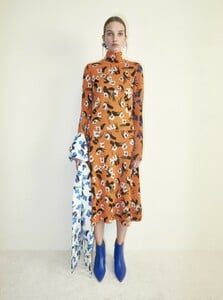 00026-christian-wijnants-paris-prefall-19.jpg