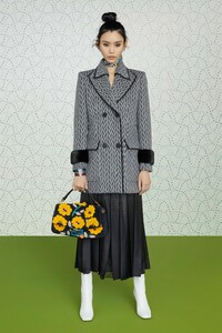 00027-fendi-milan-pre-fall-19.thumb.jpg.e3a5d1ea1f1e3a73c573a128860d5a89.jpg