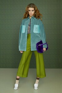 00028-fendi-milan-pre-fall-19.thumb.jpg.ef10d3c482012753b925085859ab06b5.jpg