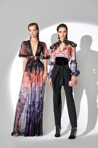 00029-Zuhair-Paris-Pre-Fall-19-credit-Emmanuel-Giraud.thumb.jpg.8f8613067d402ab08e4bbd54badf7aec.jpg