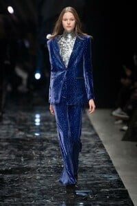 00029-azzaro-couture-et-ateliers-19.thumb.jpg.3d8b625e9489d02160cd3f3f9ac4259d.jpg