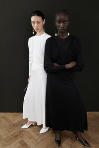 00033-burberry-london-pre-fall-19.thumb.jpg.1ea7513098ca1450757bfaa337f0069e.jpg