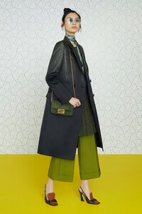 00036-fendi-milan-pre-fall-19.thumb.jpg.0a7bcabf7e76b0a5c72ce8f45c074650.jpg