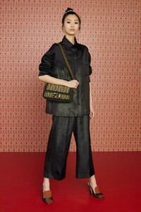 00038-fendi-milan-pre-fall-19.thumb.jpg.4e73dfb54ff26d5e844f4443d0de2032.jpg