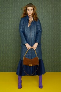 00042-fendi-milan-pre-fall-19.thumb.jpg.3f9d7f1b6489870cf13081d470809782.jpg