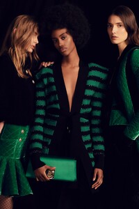 00051-balmain-paris-pre-fall-19.thumb.jpg.4cbacaa2a43db13e65970eb2d8005fa6.jpg