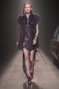 00051coach-shanghai-pre-fall-19-mitchell-sams.thumb.jpg.1fb1156815583663f2dbb13603967fb5.jpg