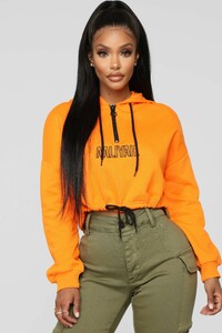 01-03-19_STUDIO_2_MS_15-50-32_7ALH70010_Orange0424_JD.jpg