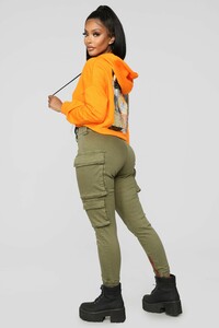 01-03-19_STUDIO_2_MS_15-50-53_7ALH70010_Orange0427_JD.jpg
