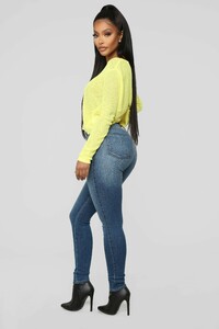 01-04-19_Studio_2_OD_11-04-12_1220780_Yellow0445_AJ.jpg