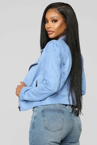 01-07-19_Studio_2_MS_15-34-05_HJ8532S_Blue__7_AG.jpg