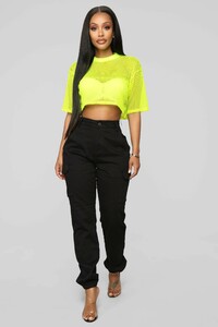 01-10-19_Studio_2_OD_14-11-59_N32187_NeonYellow_CC_1_AG_NT.jpg