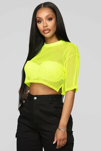 01-10-19_Studio_2_OD_14-11-59_N32187_NeonYellow_CC_2_AG_NT.jpg